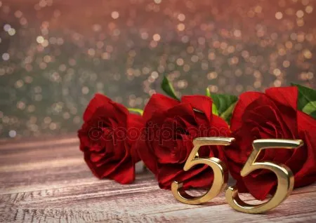 Открытка Открытки на 55 лет - Золотые цифры "55" и красные розы | Красивая открытка #161