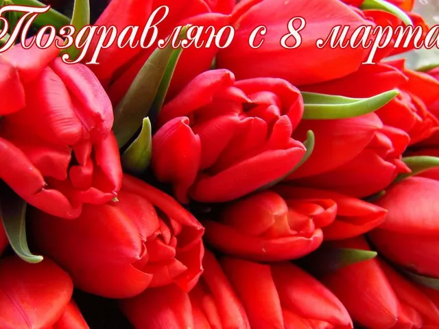 Открытка 8 марта - Яркие красные розы: открытка с цветами | Красивая открытка #85
