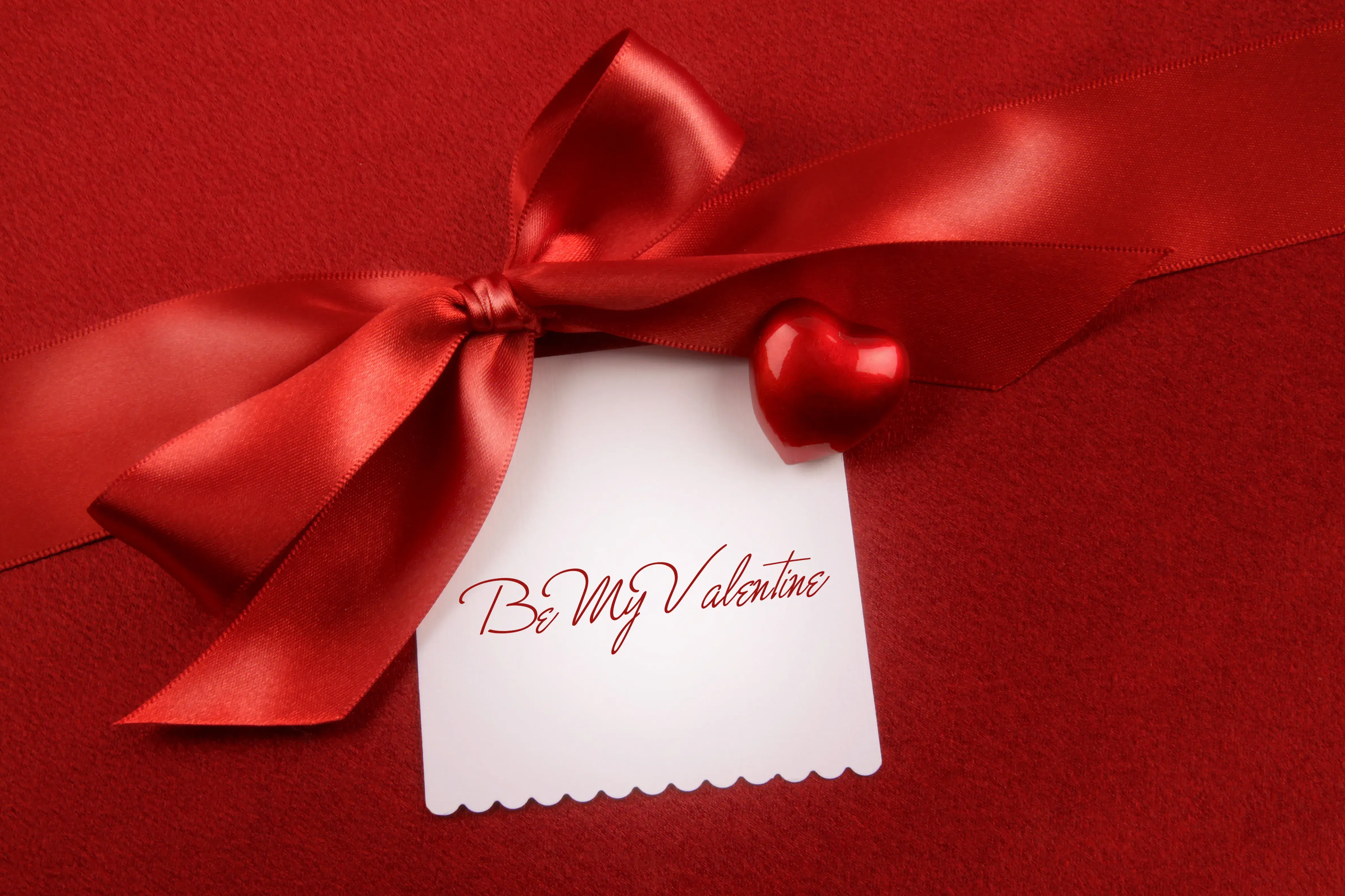 Открытка 14 февраля день всех влюбленных - Открытка "Be My Valentine" с красной лентой | Красивая открытка #46